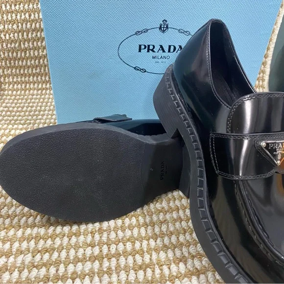 Prada Women’s Black Loafers - Picture 4 of 5